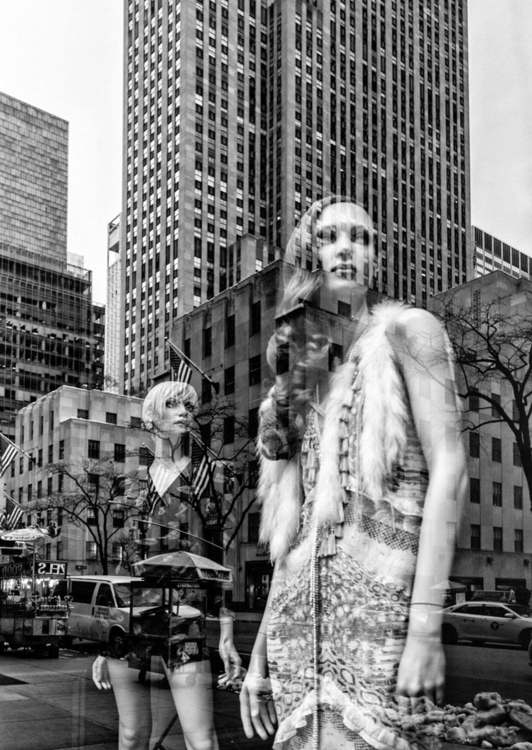 Mannequin Duo on 5 th Avenue