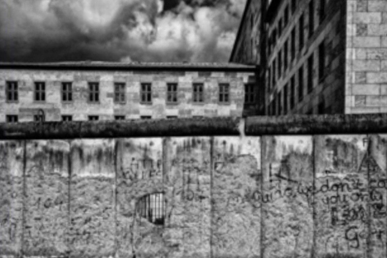 The Ministry of Finance at the Berlin Wall